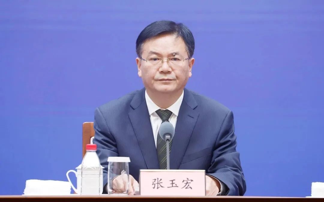广西黄润中最新任职，与自然美景共行，探寻内心平静的奥秘之旅