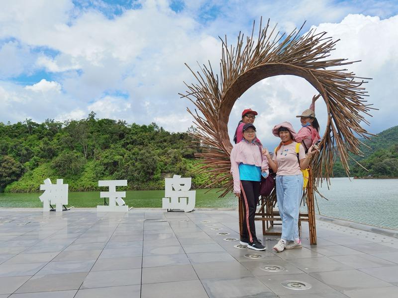 近期直播流量，自然美景治愈之旅的直播热潮