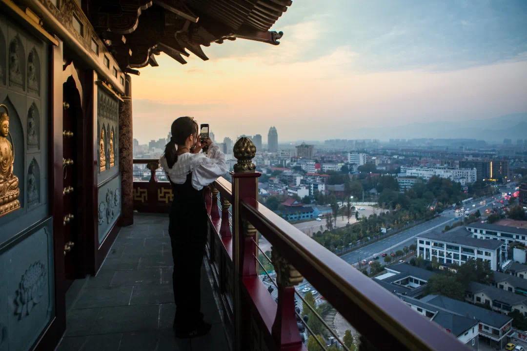 直播基地拍照,直播基地拍照，一场探索自然美景的旅行